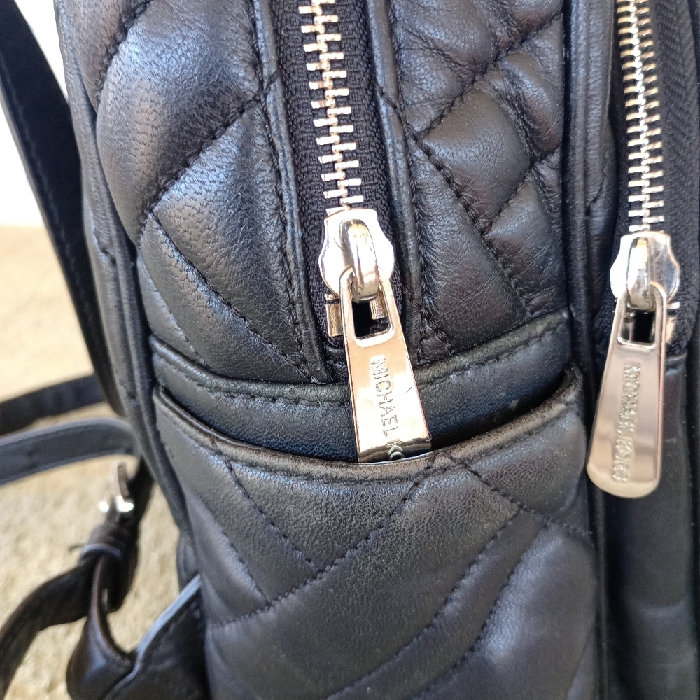 MK Abbey MD Quilted Backpack ( Leather) - Picture 8 of 12